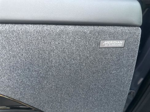 Used 2025 Land Rover Range Rover Sport SE AWD/4WD image 32