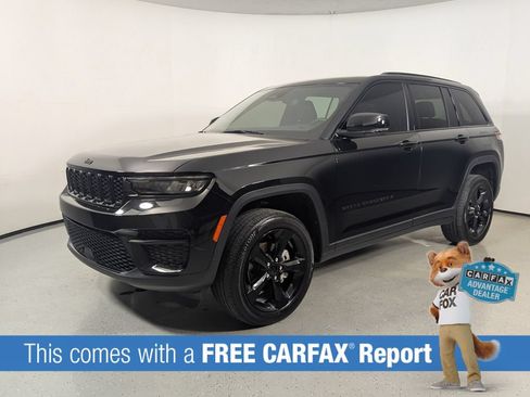 Used 2023 Jeep Grand Cherokee Altitude AWD/4WD image 3
