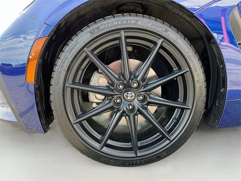 Used 2024 Toyota GR86 Premium image 29