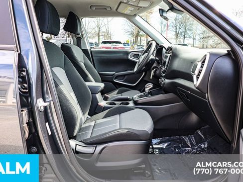 Used 2025 Kia Soul LX w/ LX Technology Package FWD image 22