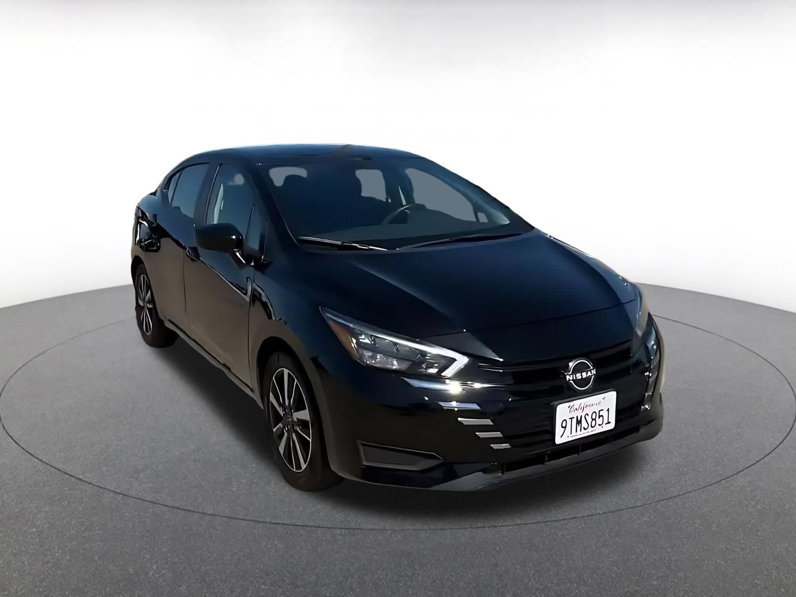 Used 2025 Nissan Versa SV FWD image 3