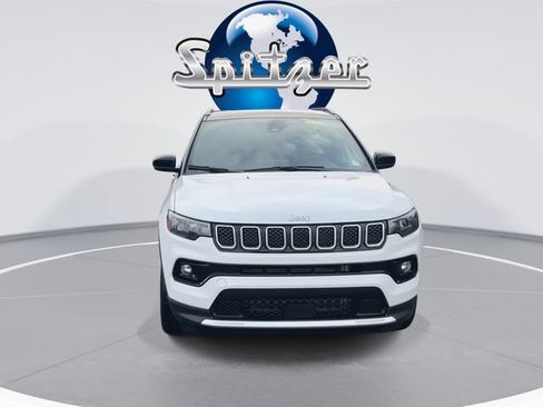 Used 2023 Jeep Compass Limited image 3