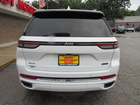 Used 2022 Jeep Grand Cherokee Overland AWD/4WD image 3