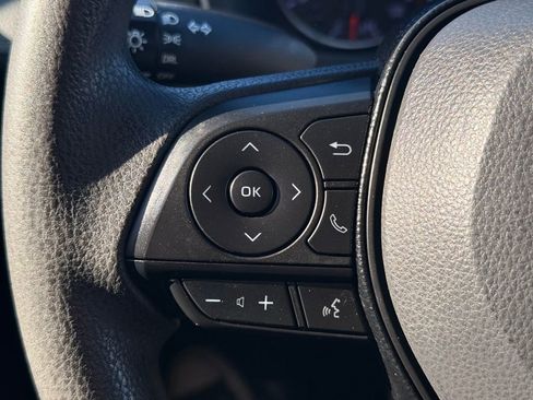 Used 2019 Toyota RAV4 LE w/ Carpet Mat Package image 27