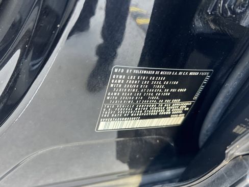 Certified 2022 Volkswagen Tiguan SE R-Line image 31