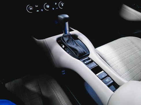 Certified 2025 Honda HR-V LX image 29