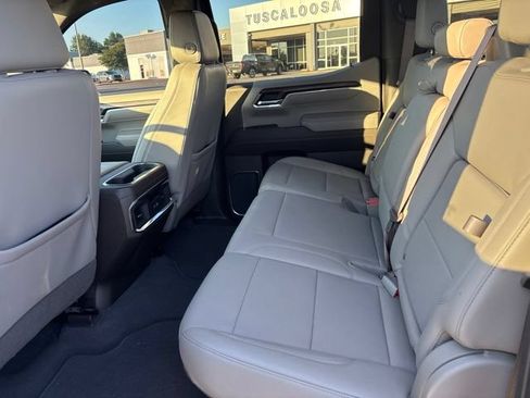 Used 2023 GMC Sierra 1500 SLT w/ SLT Premium Package AWD/4WD image 16