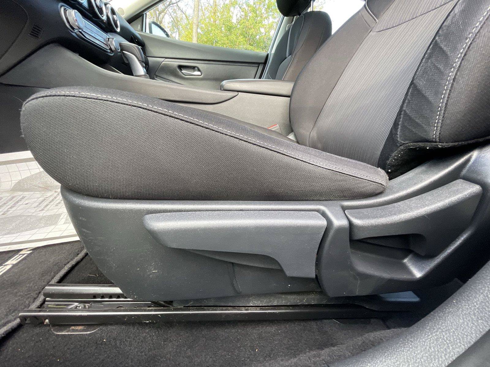 Used 2022 Nissan Sentra SV FWD image 13