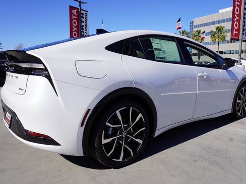 New 2026 Toyota Prius Plug-In Hybrid image 4