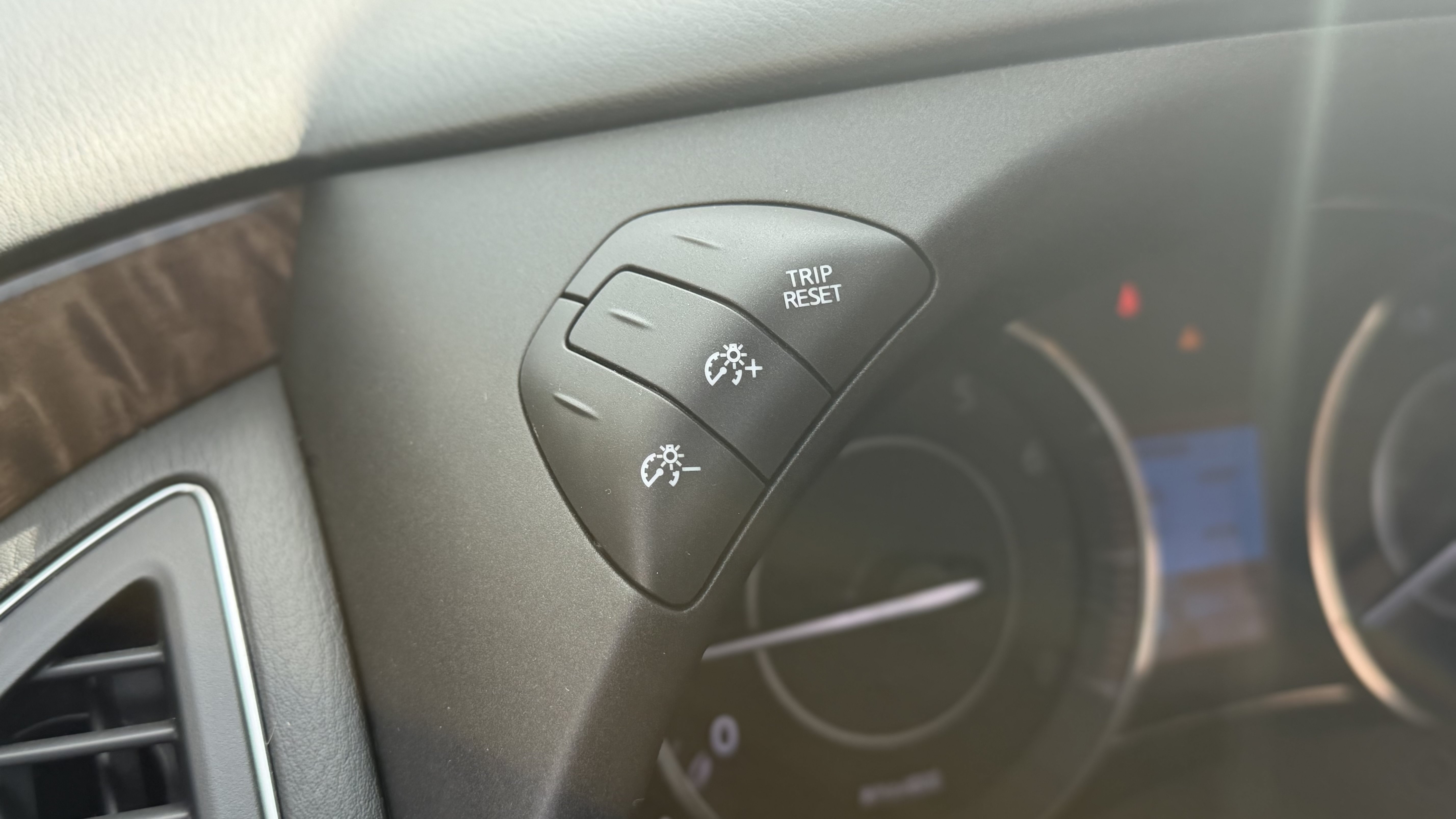 Used 2017 Nissan Armada Platinum AWD/4WD image 41