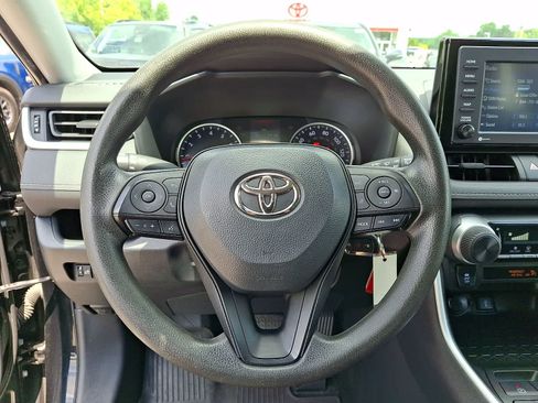 Certified 2022 Toyota RAV4 LE AWD/4WD image 23