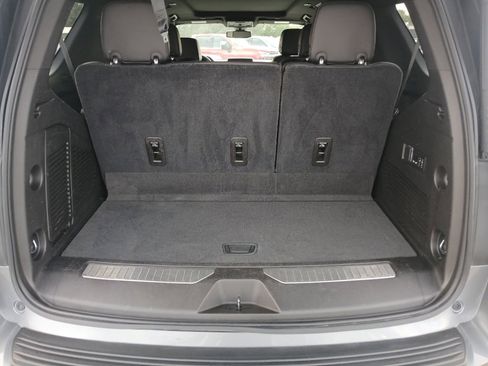 Used 2021 Chevrolet Tahoe Z71 w/ Z71 Off-Road Package image 30