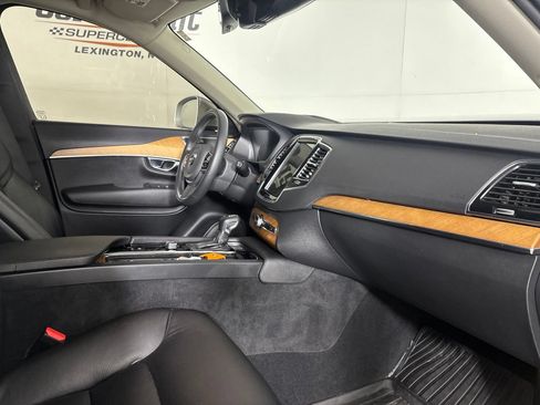 Used 2022 Volvo XC90 T6 Momentum w/ Advanced Package AWD/4WD image 29