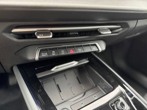 New 2026 Audi Q3 quattro 2.0T AWD/4WD image 20