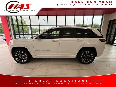 Used 2023 Jeep Grand Cherokee Overland AWD/4WD image 2