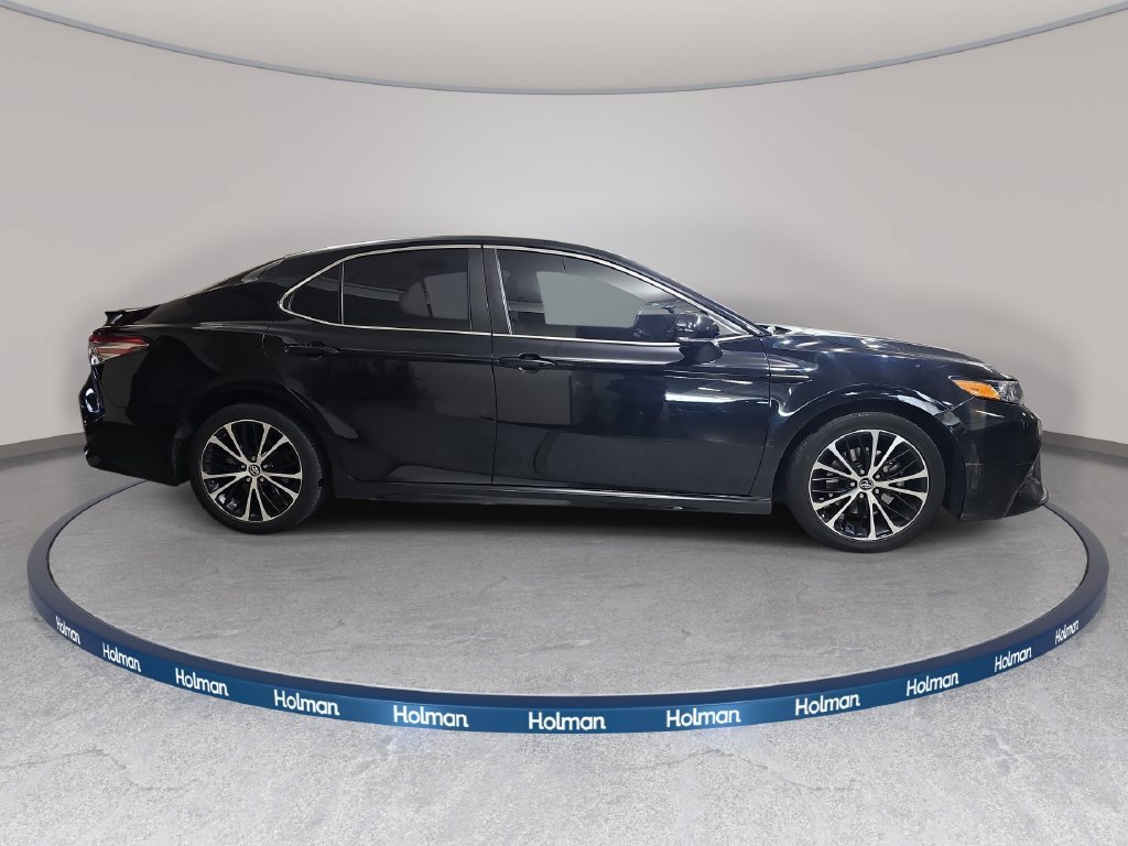 Used 2018 Toyota Camry SE w/ Convenience Package FWD image 5