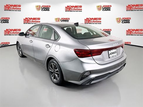 Used 2023 Kia Forte LXS image 2