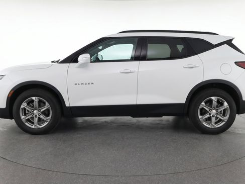 Used 2025 Chevrolet Blazer LT FWD image 5