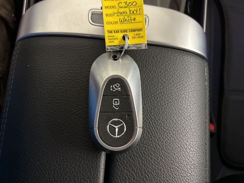 Used 2023 Mercedes-Benz C 300 Sedan image 33