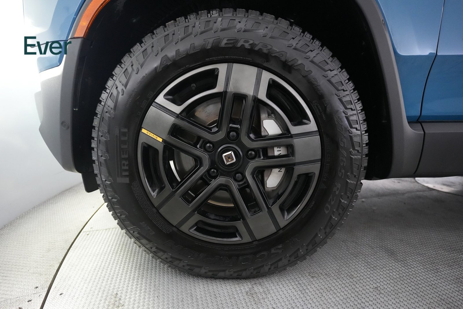 Used 2024 Rivian R1S Adventure Dual AWD/4WD image 19