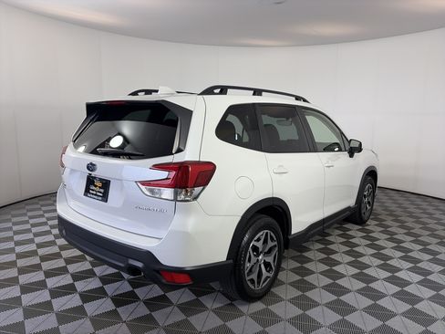 Used 2023 Subaru Forester Premium AWD/4WD image 10