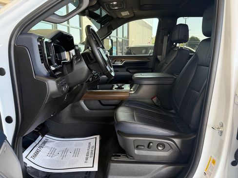 Used 2024 Chevrolet Silverado 3500 High Country w/ Technology Package AWD/4WD image 5