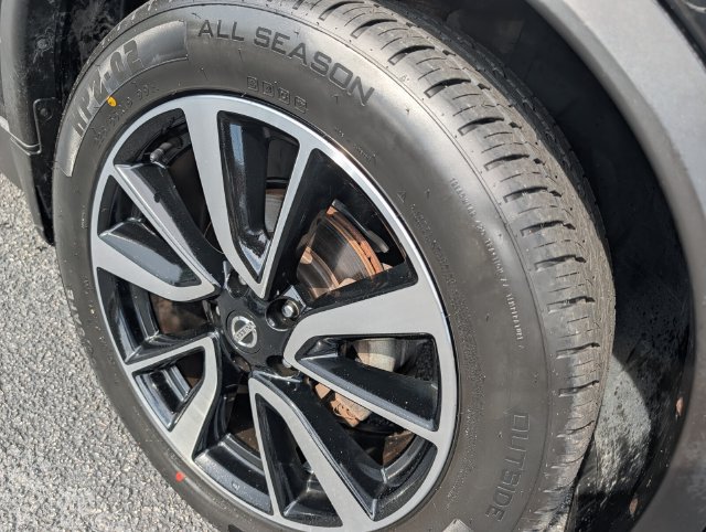 Used 2019 Nissan Rogue SL w/ Premium Package FWD image 24
