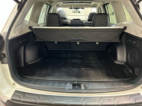 Used 2022 Subaru Forester Touring AWD/4WD image 4