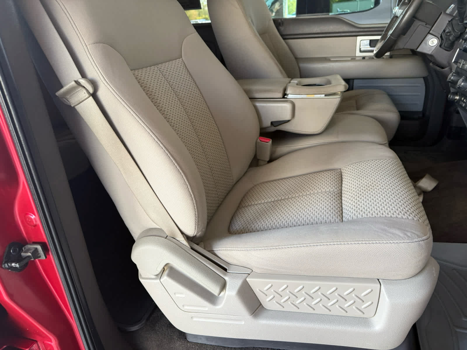 Used 2010 Ford F150 XLT AWD/4WD image 7