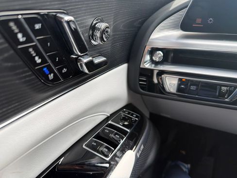 Used 2024 Cadillac Lyriq Luxury w/ LPO, Floor Liner Package AWD/4WD image 14