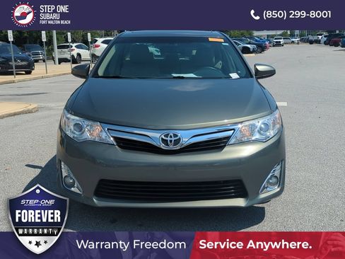 Used 2013 Toyota Camry XLE w/ Leather Pkg FWD image 10