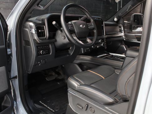 Used 2024 Ford F250 Platinum w/ Tremor Off-Road Package AWD/4WD image 40