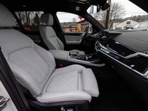 Used 2026 BMW X7 xDrive40i image 33