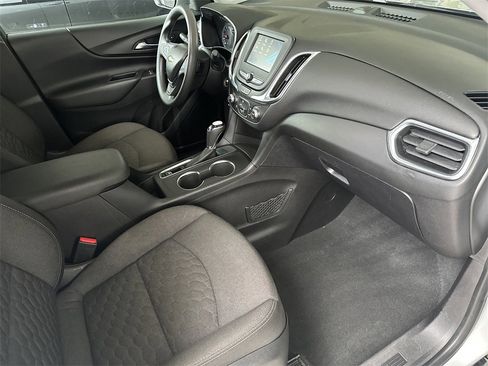Used 2018 Chevrolet Equinox LT image 35