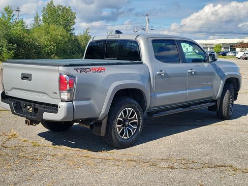 Used 2021 Toyota Tacoma TRD Sport w/ TRD Premium Sport Package AWD/4WD image 5