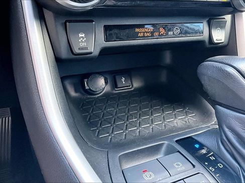 Certified 2021 Toyota RAV4 XLE AWD/4WD image 18