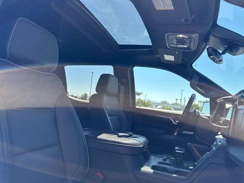 Used 2023 GMC Sierra 1500 Denali w/ Denali Reserve Package AWD/4WD image 11