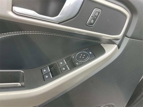 Used 2022 Ford Explorer XLT w/ Equipment Group 202A image 30