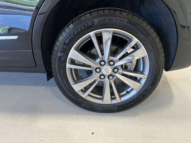Certified 2025 Cadillac XT5 Premium Luxury w/ Technology Package AWD/4WD image 10