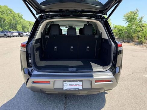 New 2026 Nissan Pathfinder SL AWD/4WD image 12