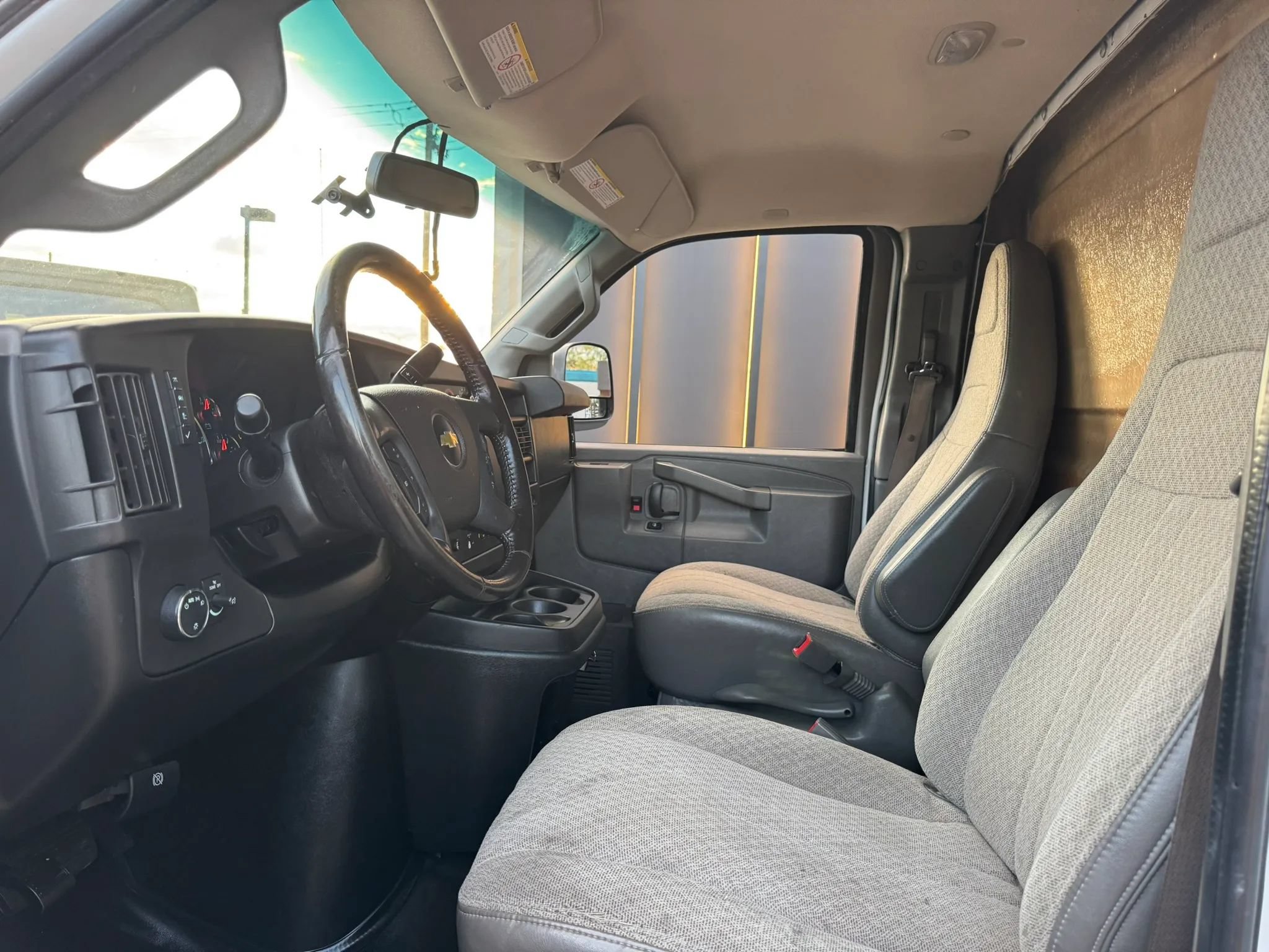 Used 2020 Chevrolet Express 3500 w/ Power Convenience Package RWD image 10