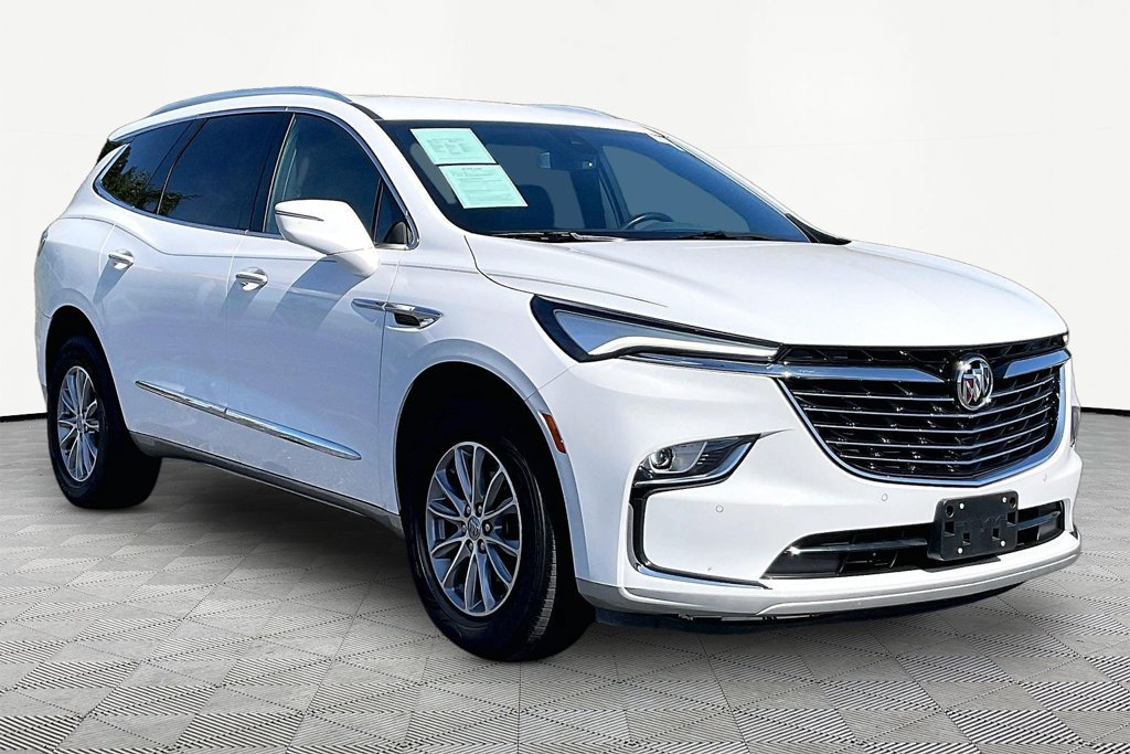 Used 2023 Buick Enclave Essence FWD image 3