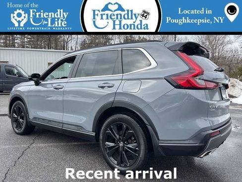 Used 2024 Honda CR-V Sport Touring image 2