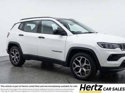 Used 2025 Jeep Compass Limited AWD/4WD image 1