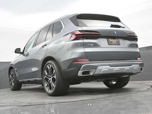 Used 2026 BMW X5 xDrive50e w/ Premium Package image 42