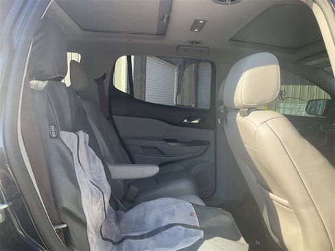 Used 2017 GMC Acadia SLT image 13