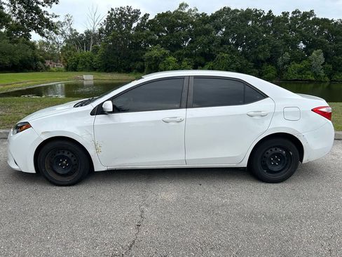 Used 2016 Toyota Corolla LE FWD image 3