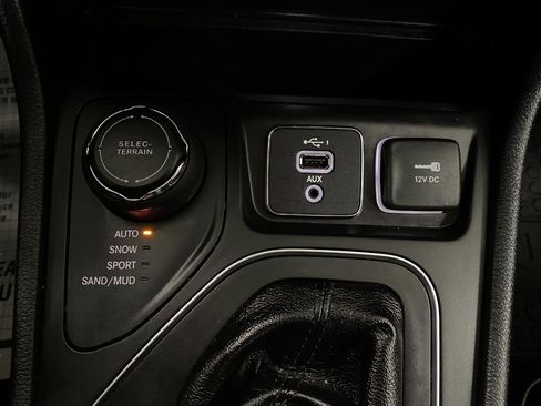 Used 2020 Jeep Cherokee Latitude Plus w/ Cold Weather Group image 26