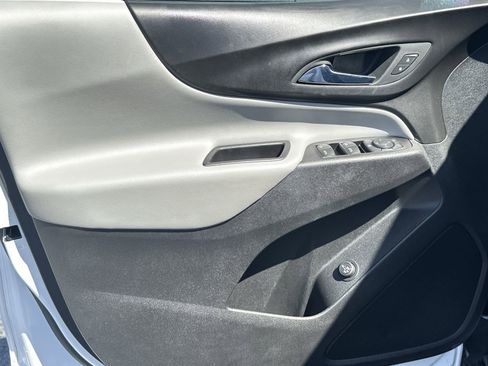 Used 2020 Chevrolet Equinox LT w/ Driver Convenience Package image 14