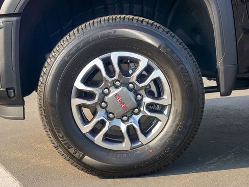 New 2025 GMC Sierra 2500 SLT w/ SLT Premium Package image 9